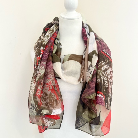 Gorgeous NWT large Desigual butterfly rectangular scarf! - Picture 1 of 12
